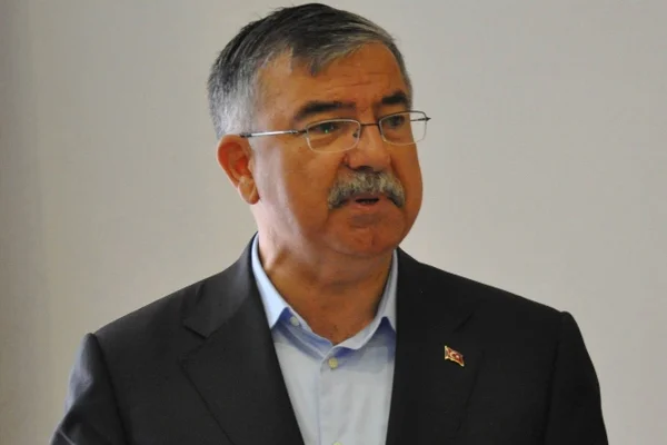 Erken seçime Davutoğlu ile girilecek!