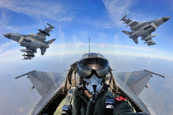 F-16'lar sınırda Suriye uçaklarını kovaladı