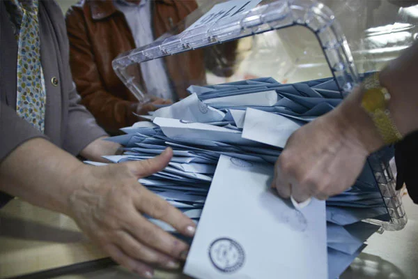 Geçersiz oylar 76 ilin seçmeninden fazla