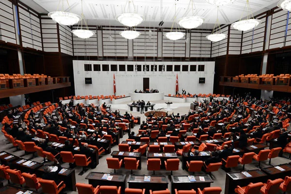 HDP'li 3 vekil yemin etmeyecek