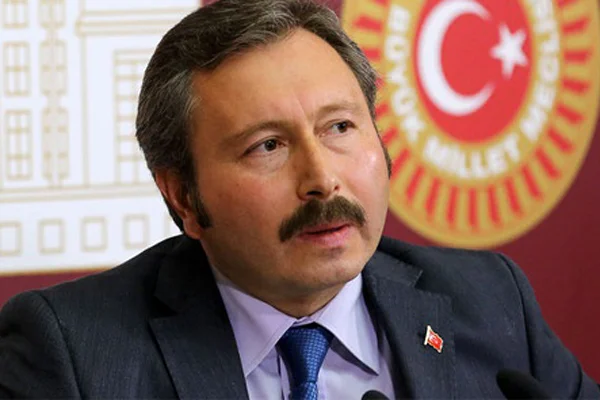 İdris Bal, isyan bayrağını çekti
