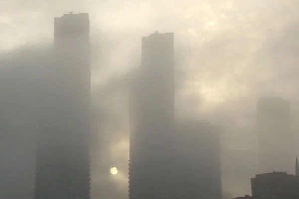 İstanbul güne sisle uyandı