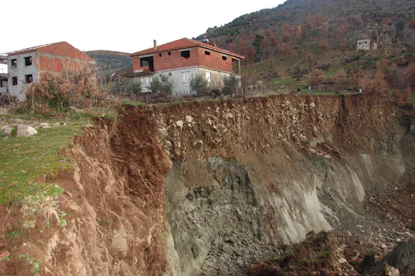 Malatya'da heyelan: 2 yaralı
