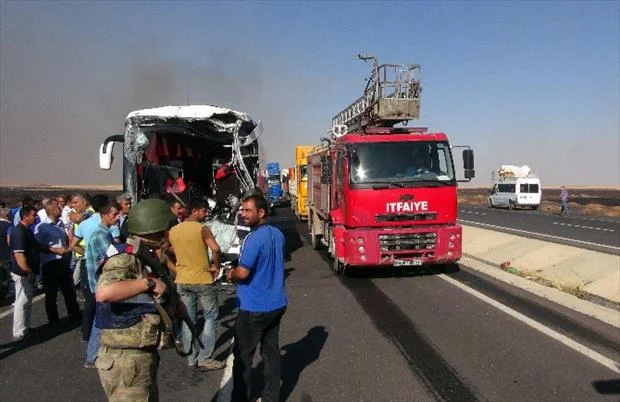 Mardin'de feci kaza: 2 ölü, 13 yaralı