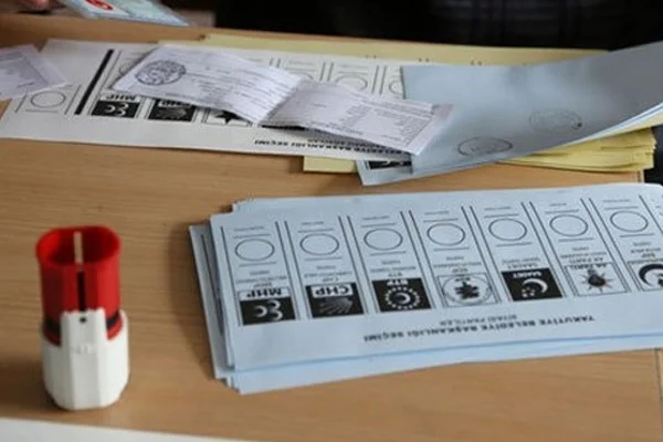 Oy fotoğrafını paylaşanlara yasal işlem