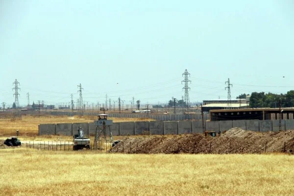 Sınıra hendek kazılmaya başladı