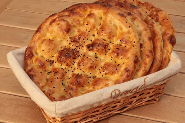 Sokakta satılan Ramazan pidesi alınır mı?