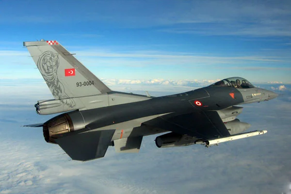 Türk F-16'sına Suriye tacizi
