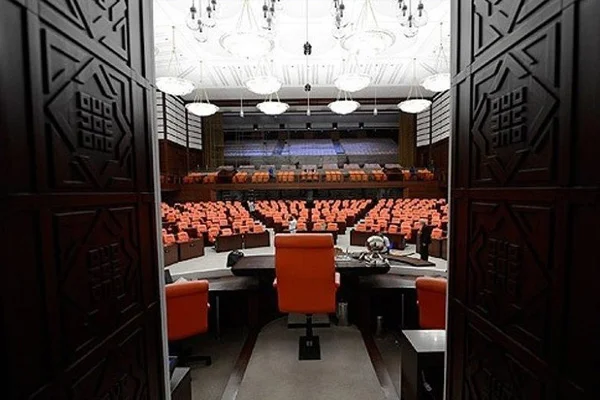 Uzlaşmanın ilk provası Meclis Başkanlığı'nda