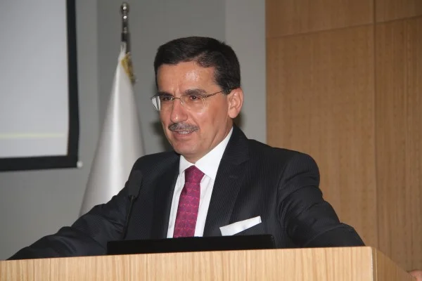 Vali, altın klozet iddialarına cevap verdi