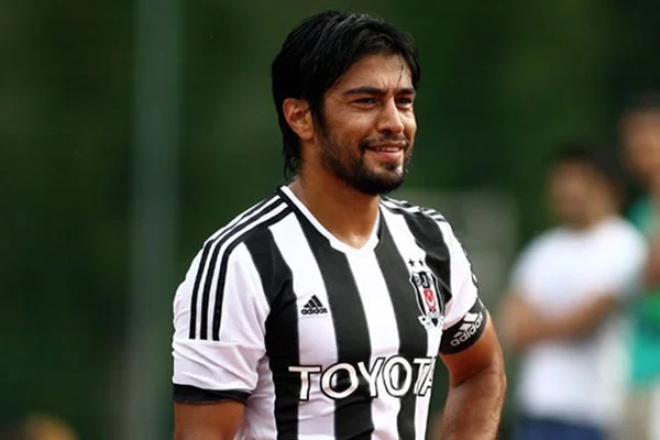 Zehir zemberek sözlerle futbola veda