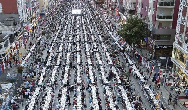 20 bin kişilik iftar