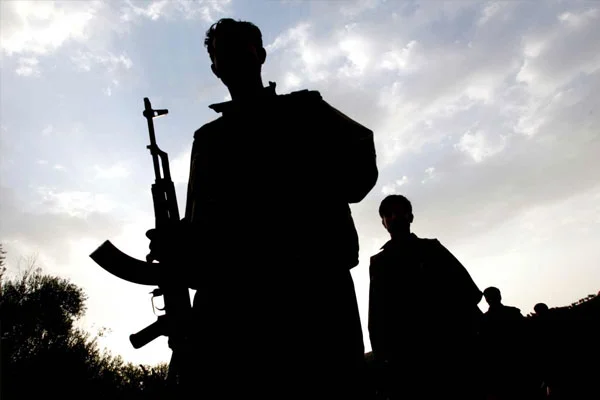 800 kişi örgütten ayrıldı