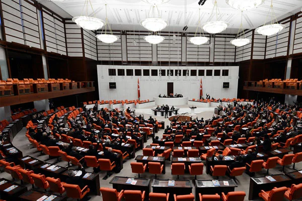 AK Parti grup yönetiminde değişim