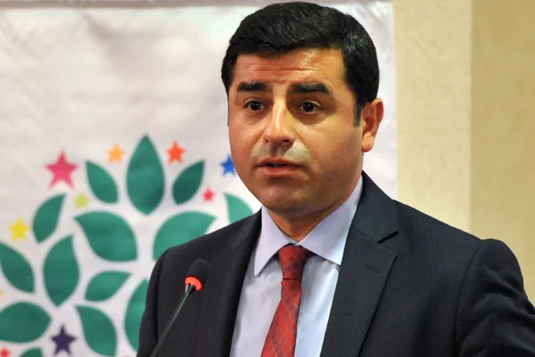 'AKP gayri meşru bir şekilde Türkiye'yi yönetiyor'