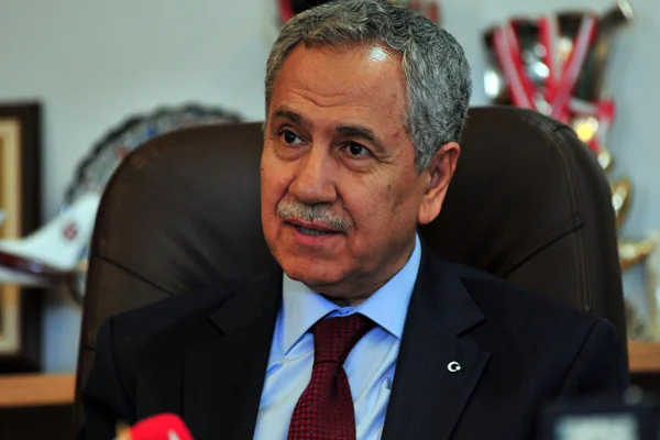 Arınç'tan Halaçoğlu'na: Bu saçmalık