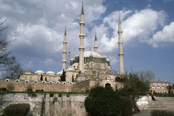 Bayramda Selimiye Camisi'ne akın
