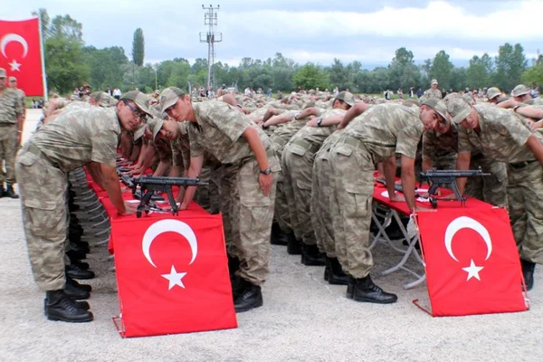 'Bedelli askerlik' kanun teklifi TBMM'de
