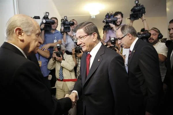 Davutoğlu-Bahçeli arasında 'Fis' diyaloğu