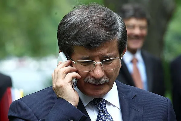 Davutoğlu'ndan Star'a geçmiş olsun telefonu