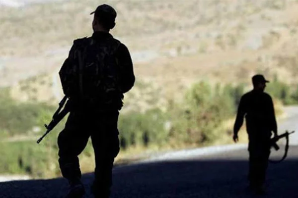 Diyarbakır'da askere bombalı saldırı