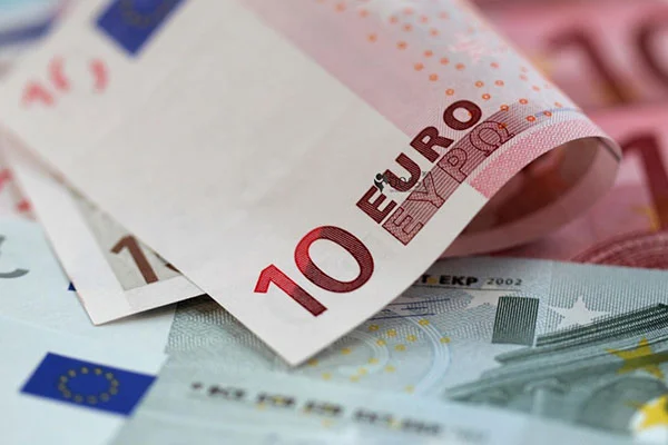 Dolar ve avronun güne açılışı