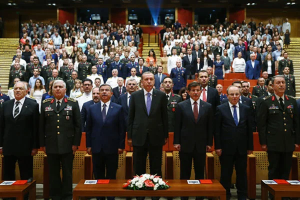 Erdoğan ve Davutoğlu mezuniyet töreninde
