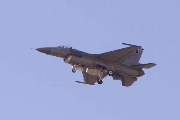 F-16'lar Suruç üzerinde uçtu