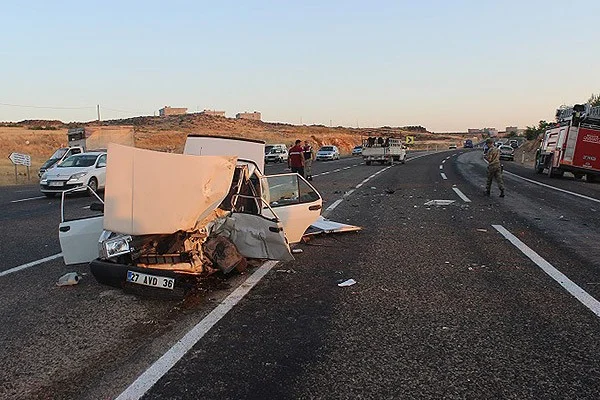 Feci kaza: 1 ölü, 10 yaralı