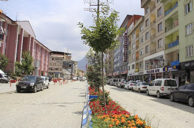 Hakkari esnafını terör vurdu