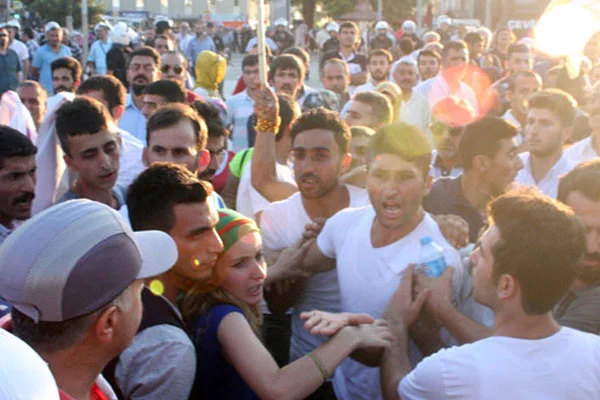 HDP'nin yürüyüşünde gergin anlar