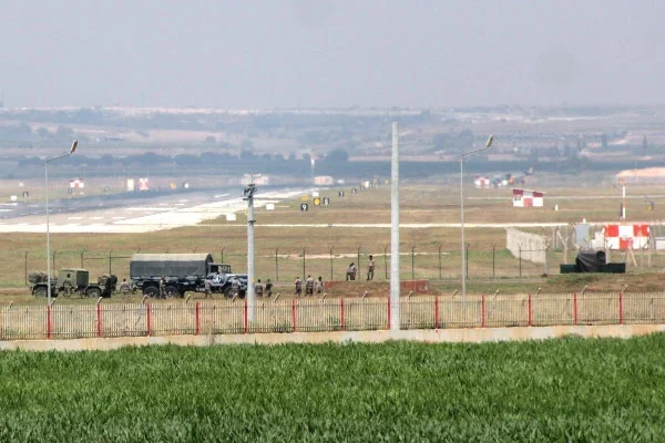 İncirlik Üssü'ne radar ünitesi