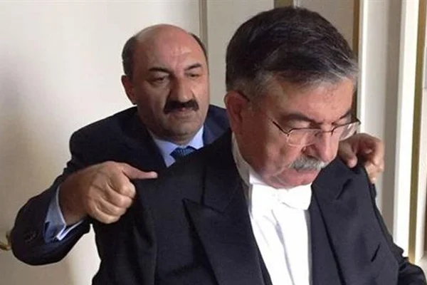 İsmet Yılmaz'dan fraklı ilk poz
