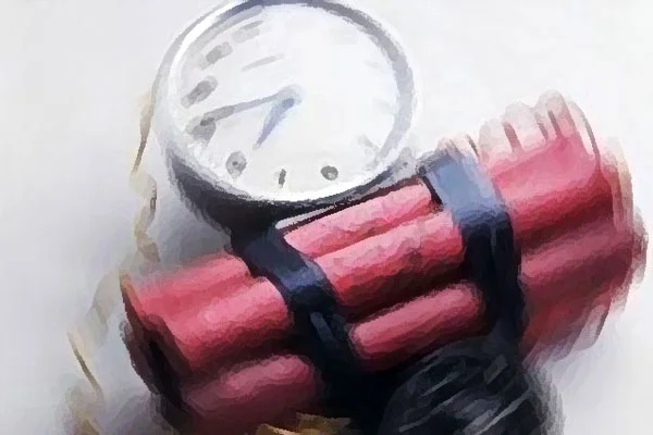 Jandarmanın geçişi sırasında patlatıldı
