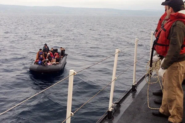 Kaçakların bulunduğu bot battı: 6 ölü