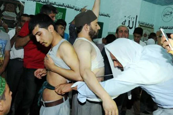Kadir Gecesi'inde Rufai'lerden şişli zikir