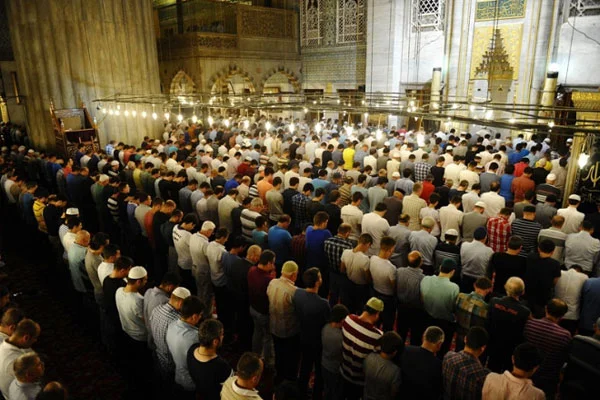 Memur-Sen'den 'cuma namazı' talebi