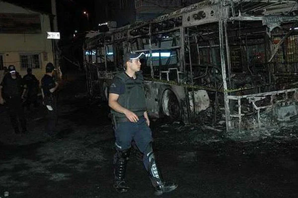 Otobüse molotoflu saldırı