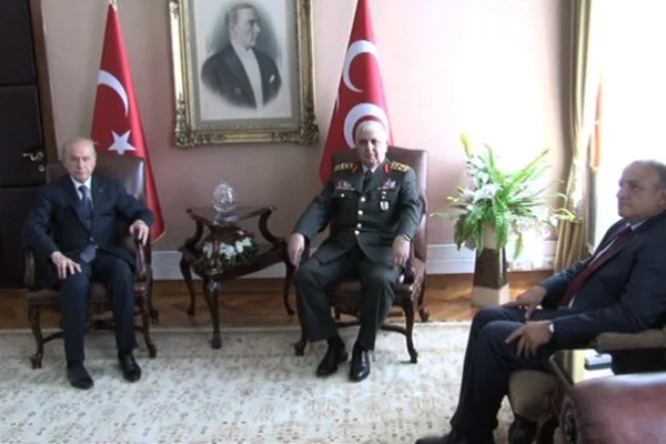 Özel'den Bahçeli'ye veda ziyareti