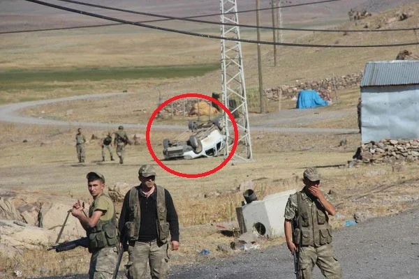 PKK'lıların kaçtığı araç takla attı
