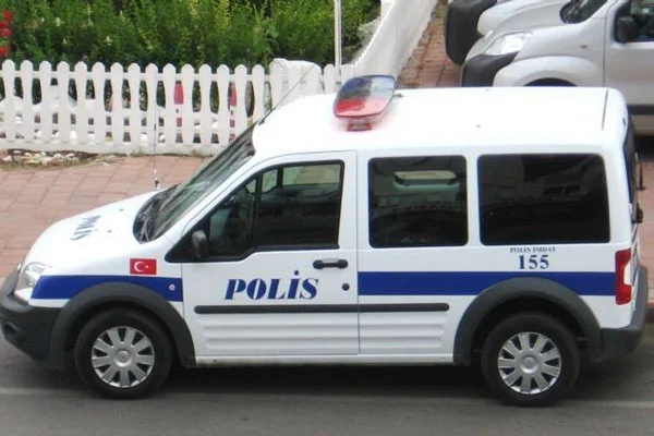 Polise ateş açıldı