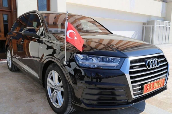 Rize Valisi'nden 'lüks araç' açıklaması