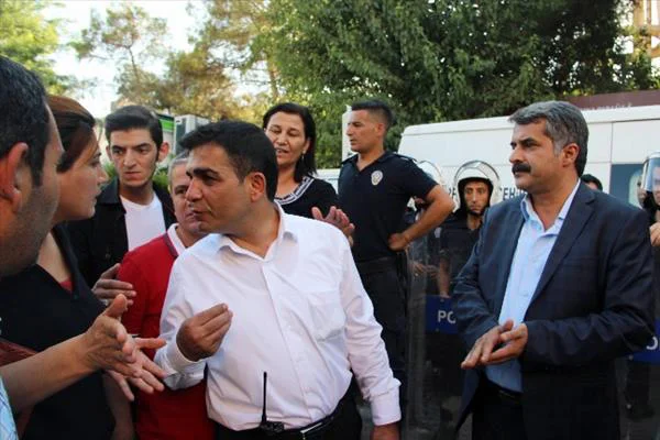 Suruç'ta vatandaş polis gerginliği