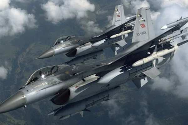 Türk jetlerine ateş açıldı