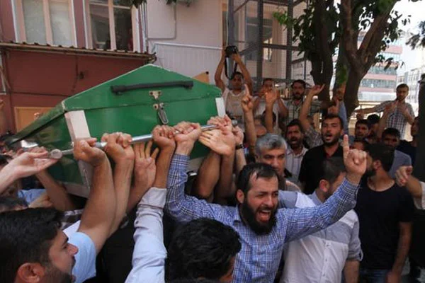 Türkmen'e 'sakalını kes' tehdidi