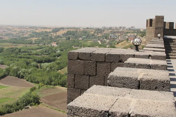 'UNESCO'yu tanımam evimden çıkmam'