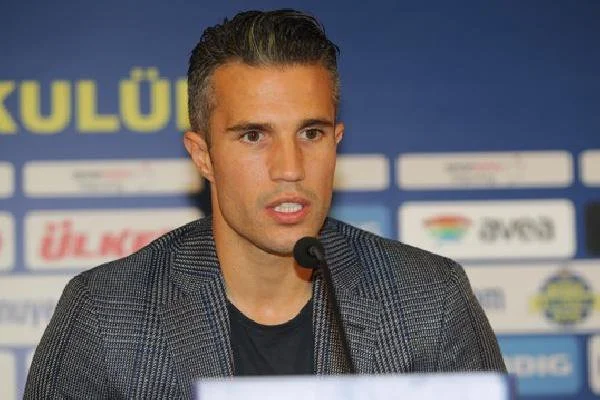 Van Persie'de sürpriz gelişme
