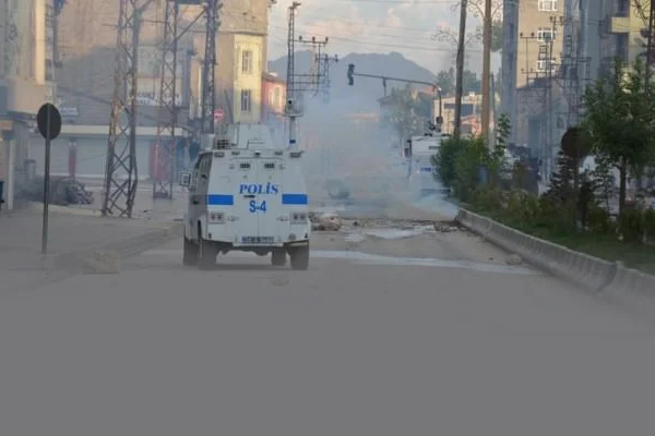 Yüksekova yine karıştı