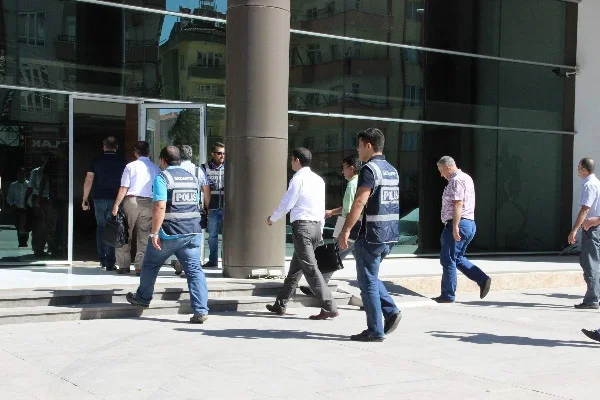 15 yurtta 'paralel yapı' incelemesi
