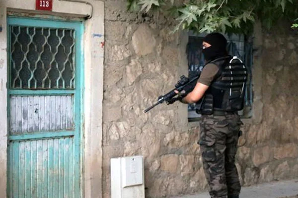 Adıyaman ve İstanbul'da operasyon